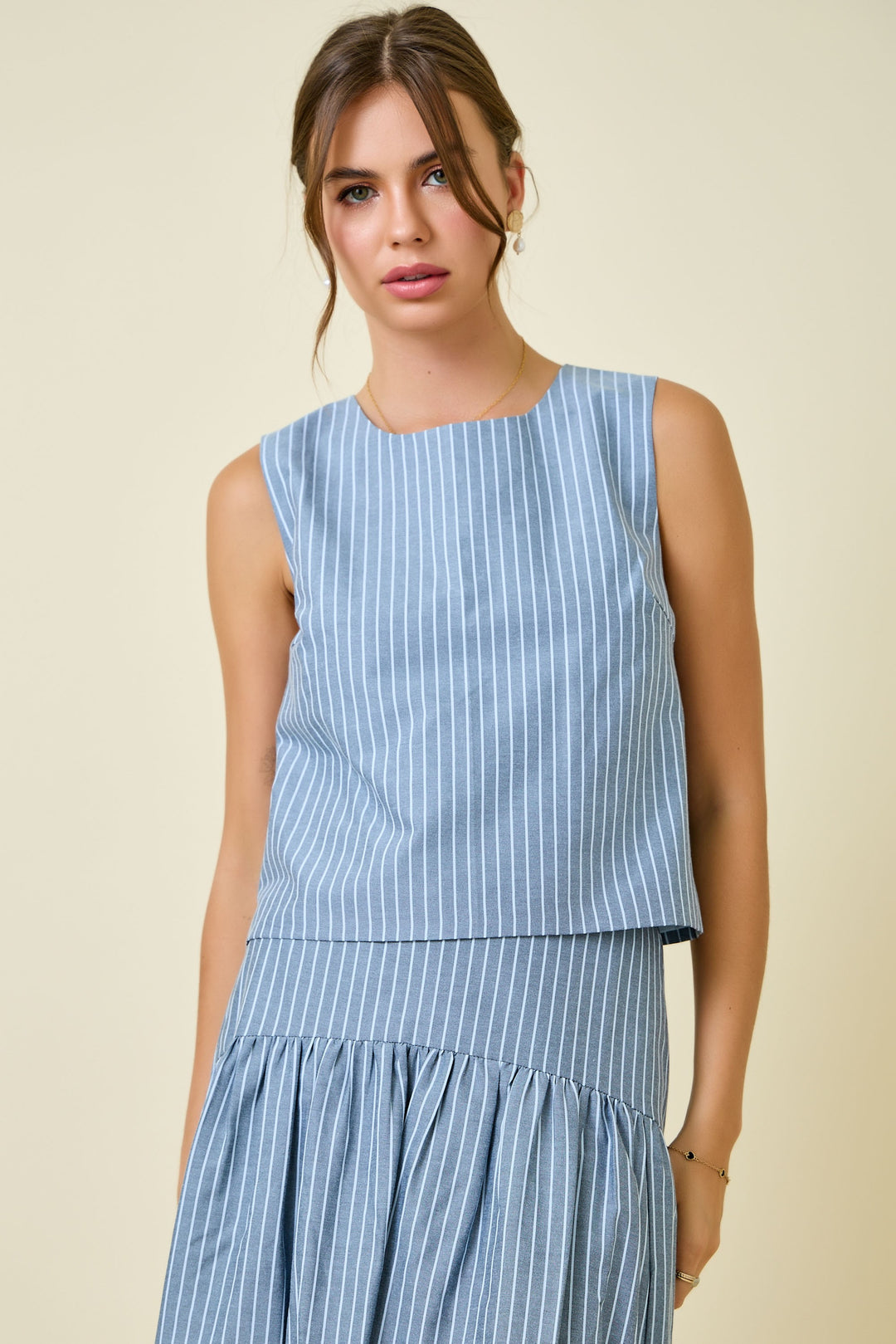 Sleeveless Stripe Scoop Neck Straight Fit Top