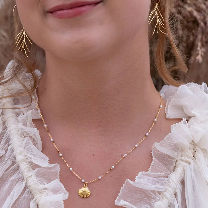 Scallop Shell and Pearl Station Chain Necklace