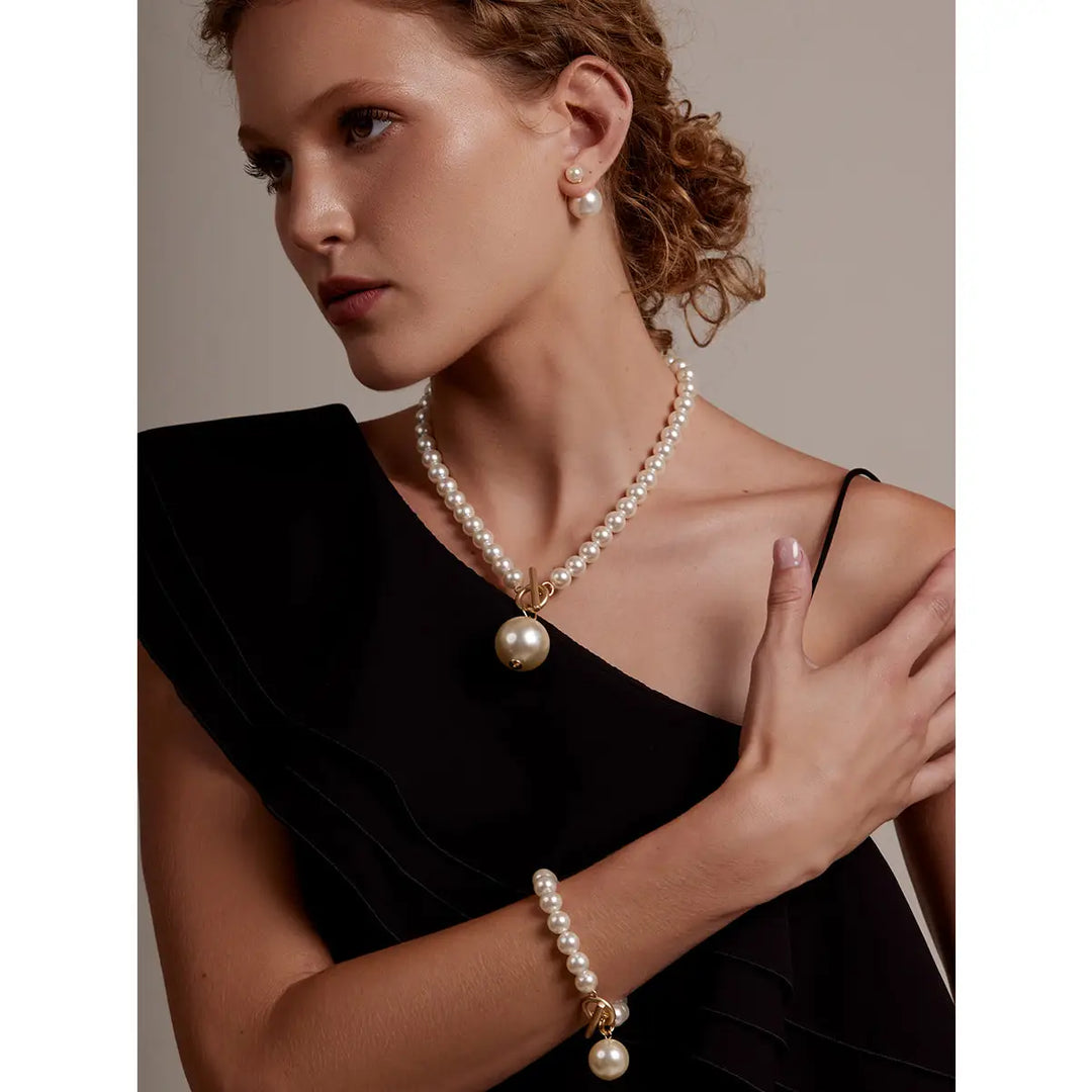 Pearl Pendant Collar Necklace